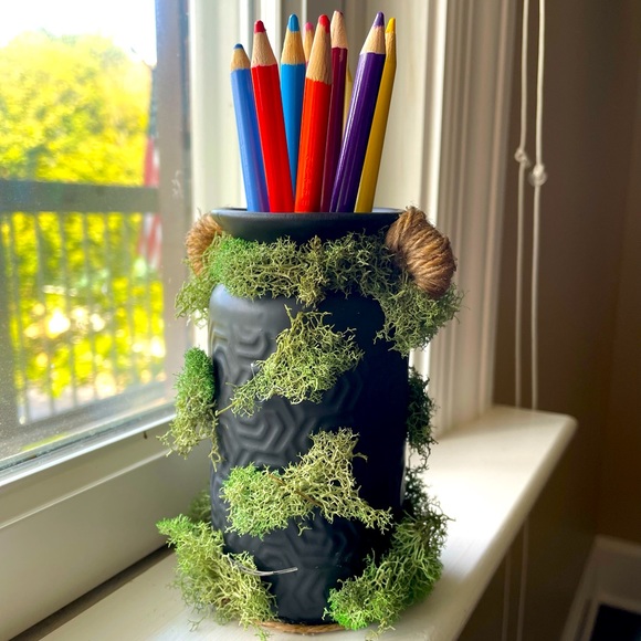 • Holder/Container Ethereal - Picture 1 of 4